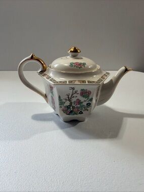 Sadler Tea Pot Pink Rose and Gold Trim Pattern made in England Vintage